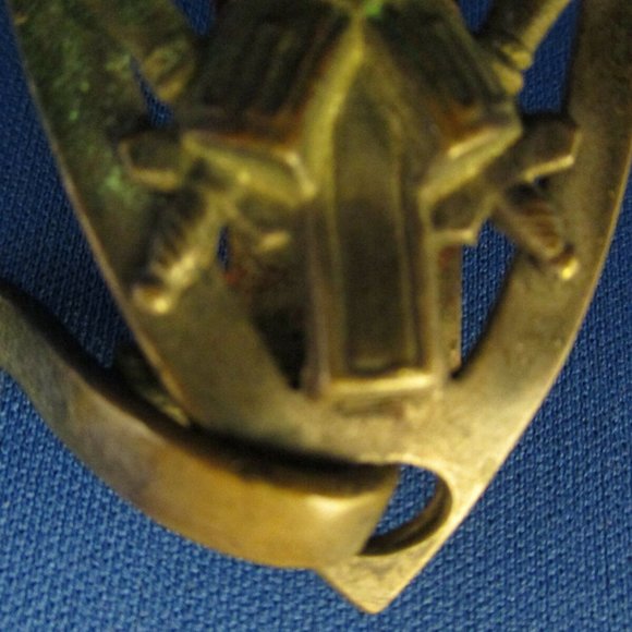 Antique Sterling Plated Crusader Belt Loop Key Fob - Picture 3 of 8